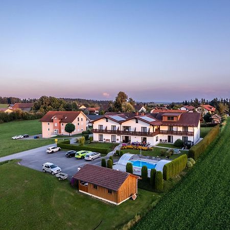 Pension Ambros Buchlberg Luaran gambar