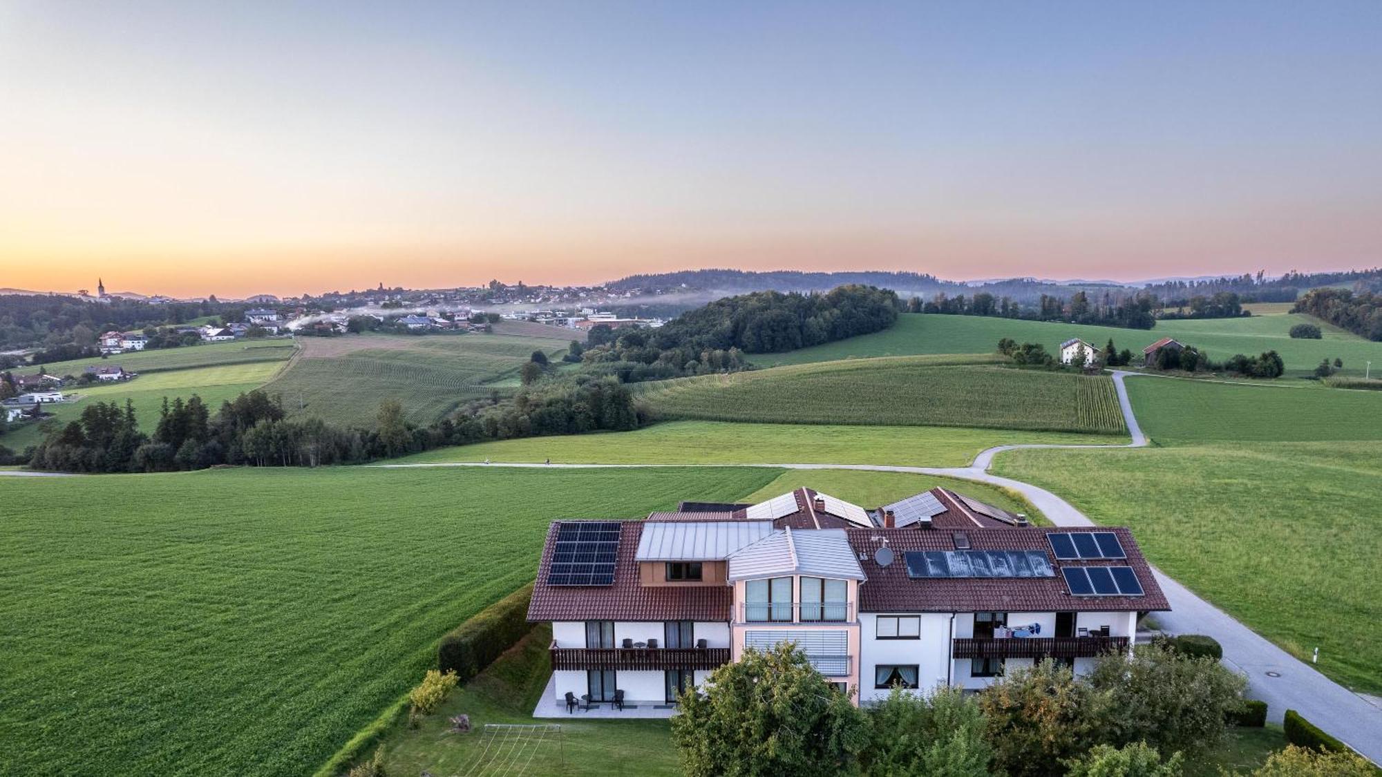Pension Ambros Buchlberg Luaran gambar